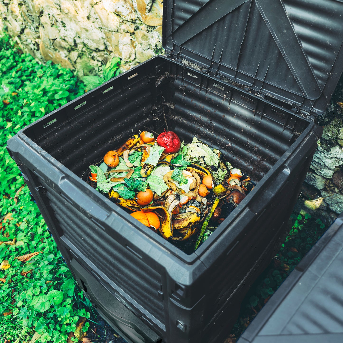 80-Gallon Large Lightweight BPA-Free Outdoor Compost Bin